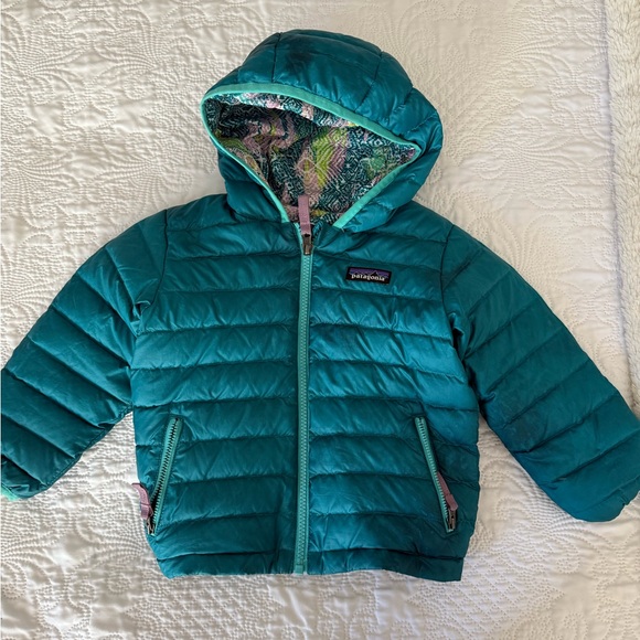 4T Patagonia Reversible Hooded Jacket - Picture 2 of 4